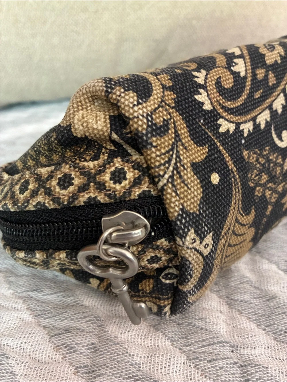 Fossil Black Tan Paisley Canvas Makeup Bag Cosmetic Pouch -- Y2K